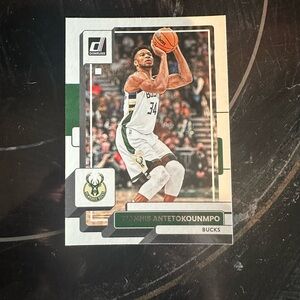 Giannis Antetokounmpo Basketball Trading Card